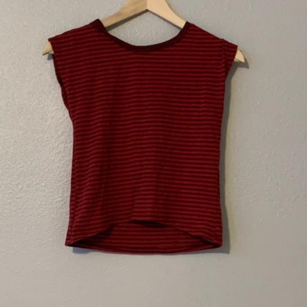 Old Navy girls small (6-7) striped shirt